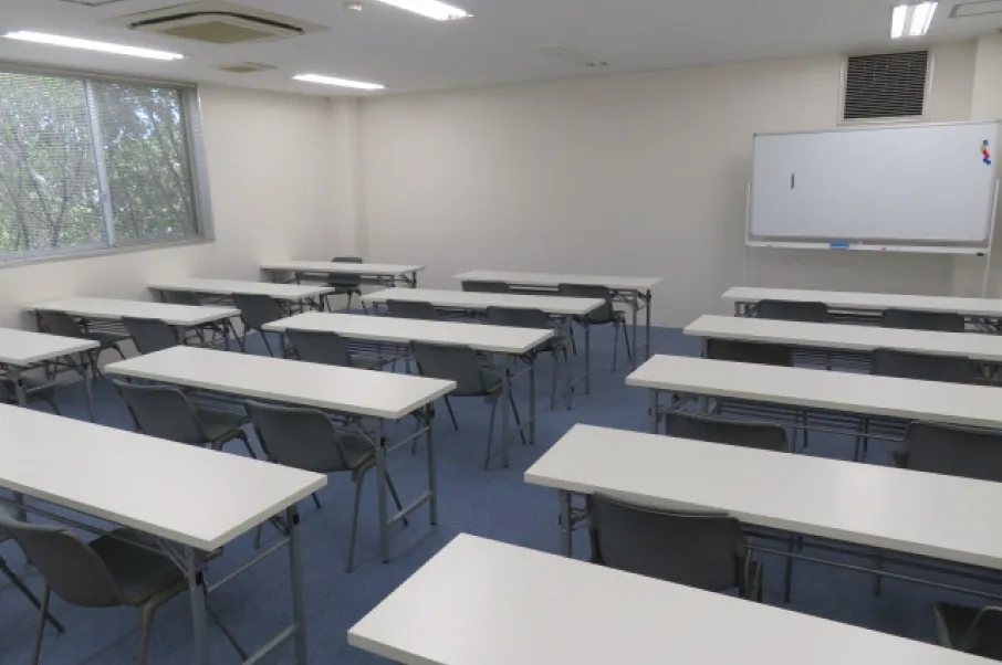 株式会社KMC 大阪工場 会議室